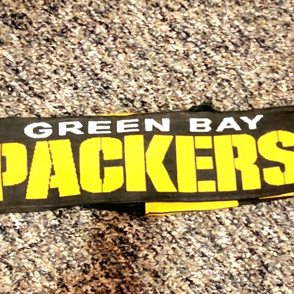 GREEN BAY PACKERS SCARF. MITCHELL & NESS, VINTAGE STYLE PATCHES. OVER 6FT LONG - Picture 2 of 7